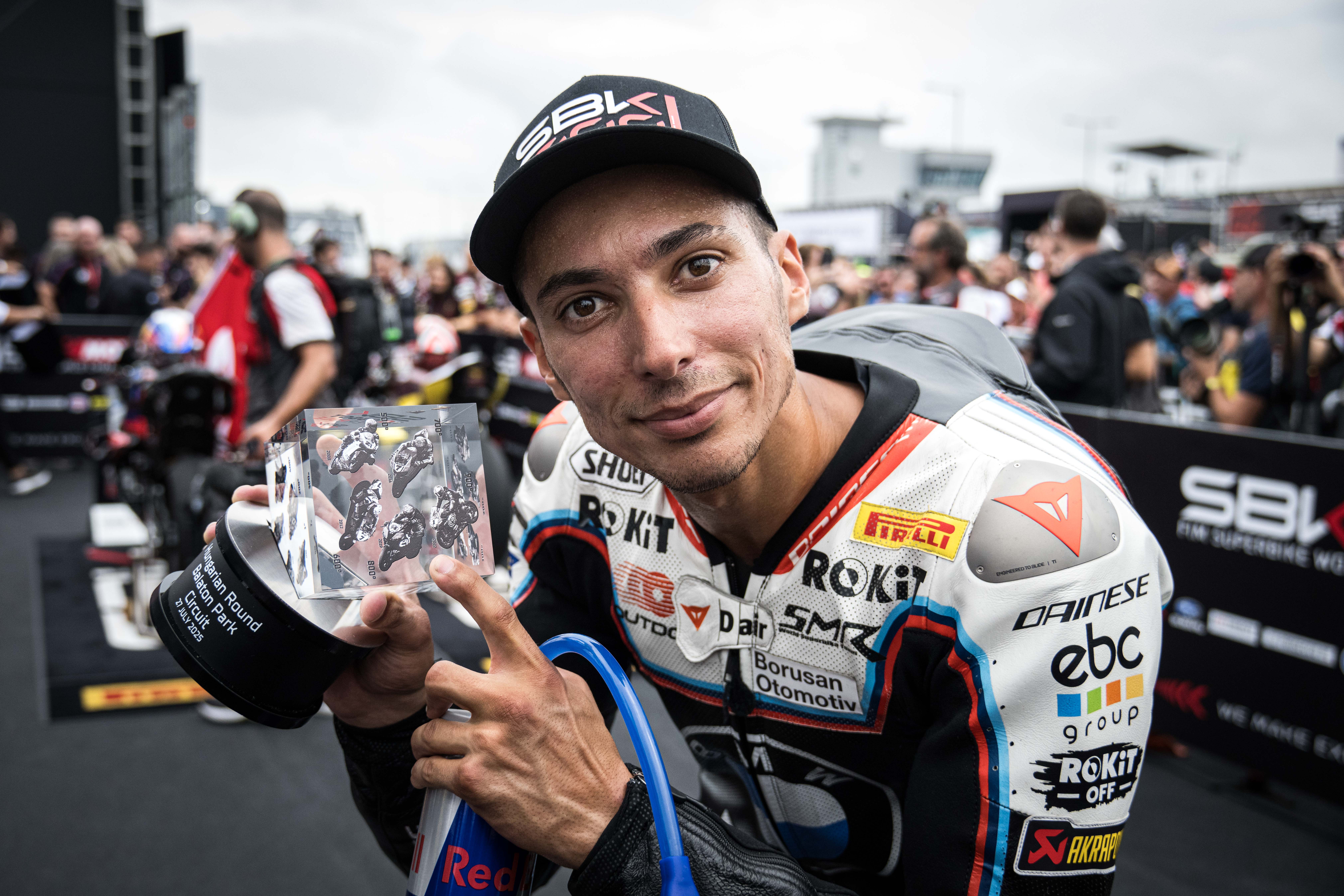 Toprak Razgatlioglu tijdens WorldSBK race op de BMW motorfiets